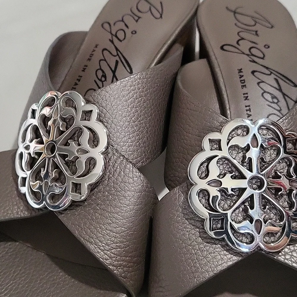 Brighton Alison Silver and Tan Mules with Metallic Medallion - Picture 5 of 6
